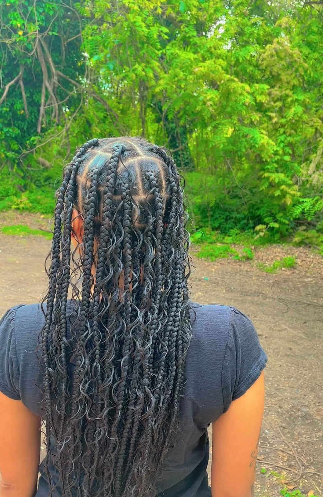 Mid-Back Jumbo Knotless Braids With Wavy Ends, Everyday Version — Jumbo Braided Hairstyles 2027