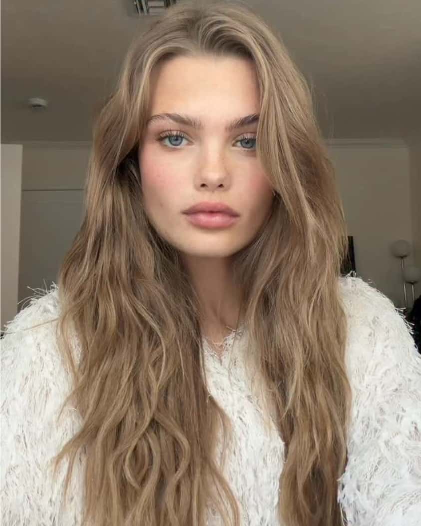 Mid-Back Ash Blonde Air-Dried Waves Mid-Back Ash Blonde Air-Dried Waves — Blonde Hair 2027 for Olive Skin