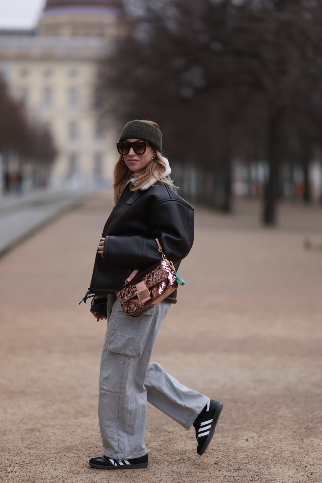 Gray Sweatpants With Shearling Collar Leather Jacket Gray Sweatpants With Shearling Collar Leather Jacket — Gray Joggers Outfits 2027