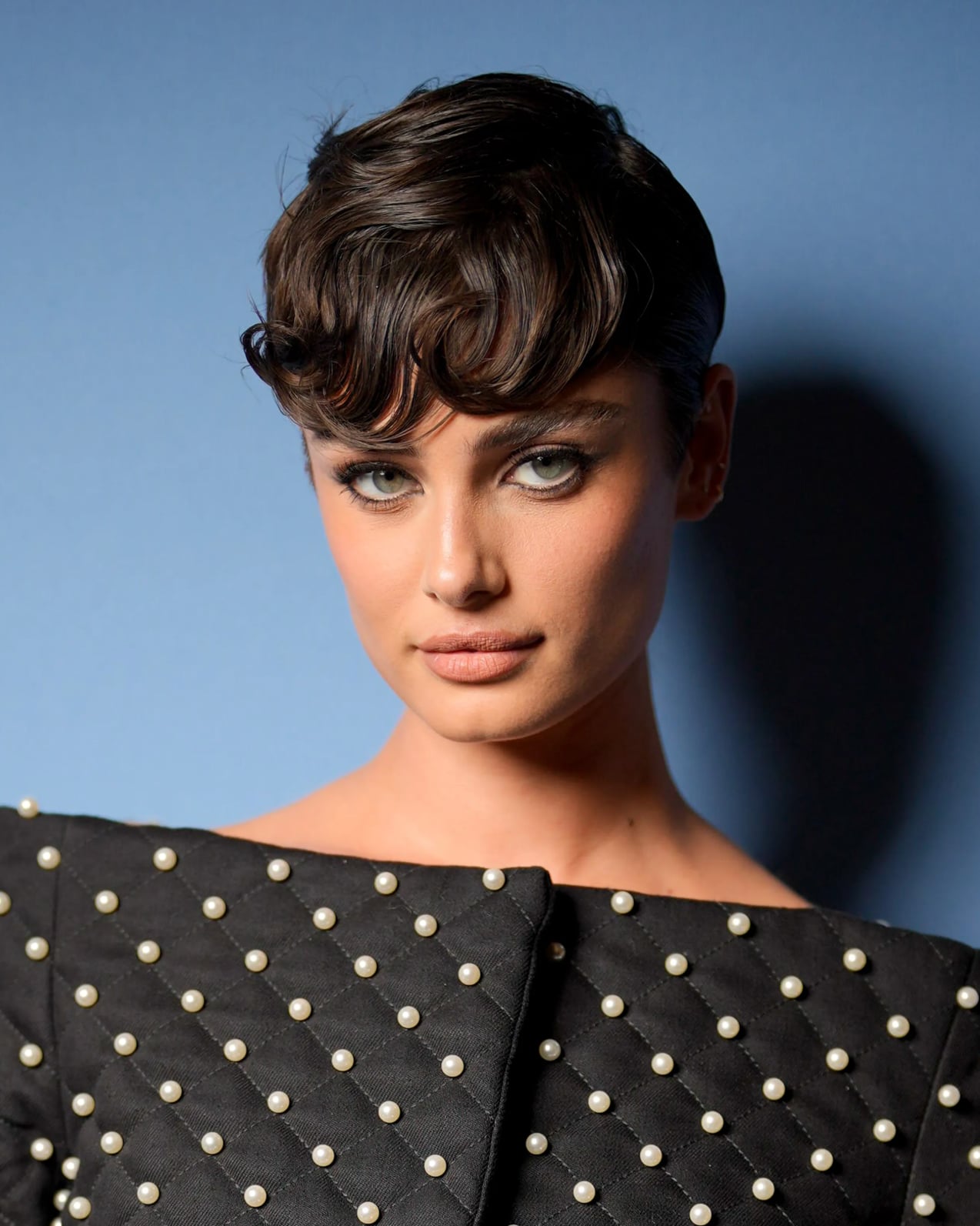 Textured Dark Brown Pixie, темно-каштановый Textured Dark Brown Pixie, темно-каштановый — Short Relaxed Hairstyles 2027